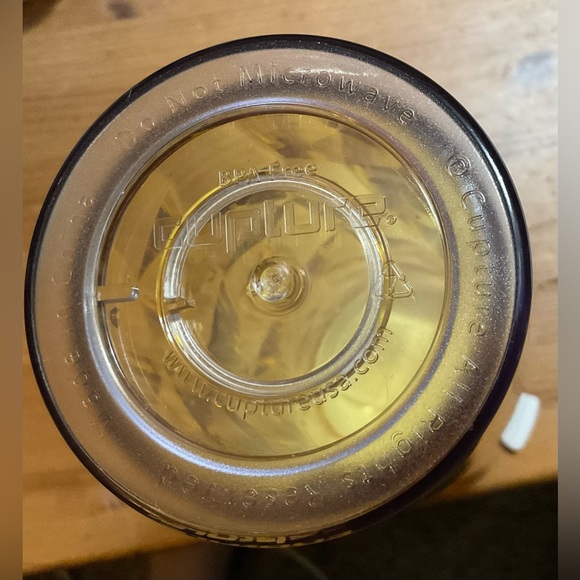 Cupture: Crystal iridescent yellow 22 ounce about 9” tall tumbler with white lid - Picture 4 of 5